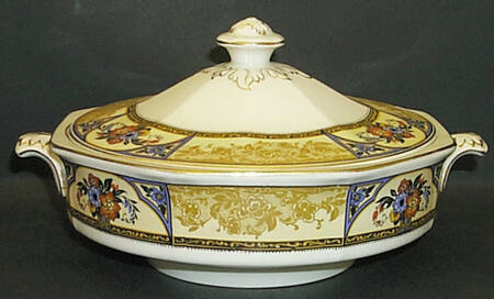 Melody White Octagonal Covered Vegetable