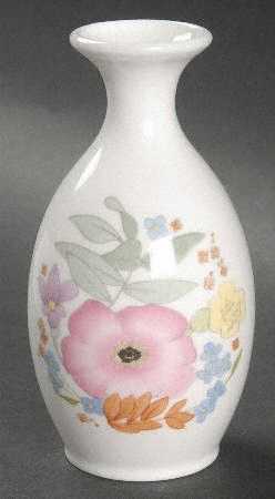 Meadow Sweet (Bone) 3" Bud Vase