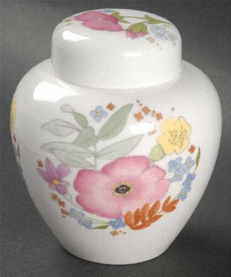 Meadow Sweet (Bone) Small Ginger Jar & Lid