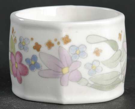 Meadow Sweet (Bone) Napkin Ring