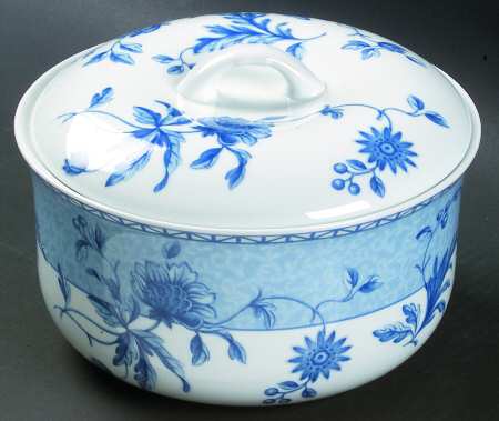 Mikado (Blue Flowers) 2 Qt Round Covered Casserole