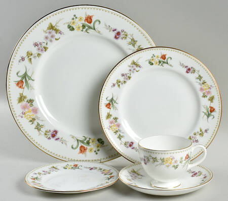 Mirabelle 40 Piece Estate Set