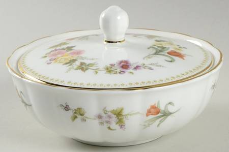 Mirabelle Murray Dish with Lid