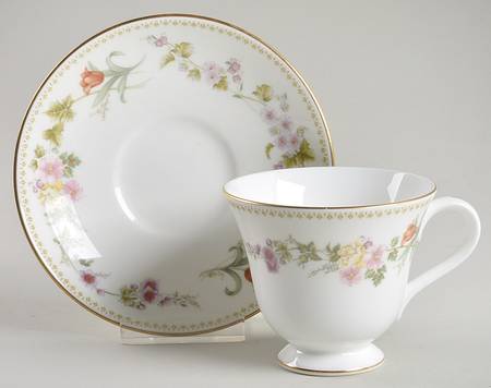 Mirabelle Footed Cup & Saucer Set