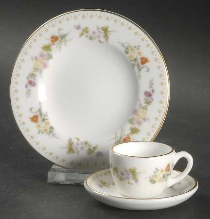 Mirabelle Mini Boxed Set, Cup and Saucer, and Plate