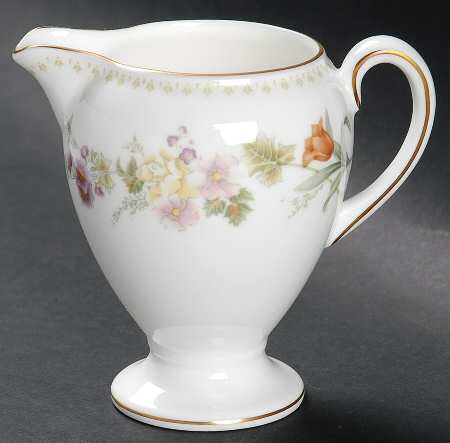 Mirabelle Globe Shape Creamer
