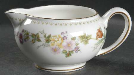 Mirabelle 146 Shape Creamer