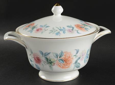 Mist Rose Round Covered Vegetable