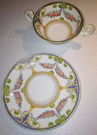 Montreal Footed Cup & Saucer Set
