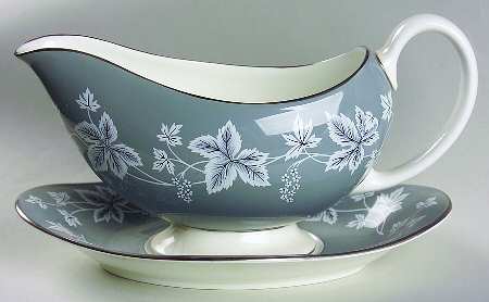 Moselle Gray Gravy Boat & Underplate