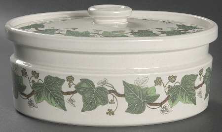 Napoleon Ivy Green (Oven To Table) 2.5 Quart Oval Covered Casserole
