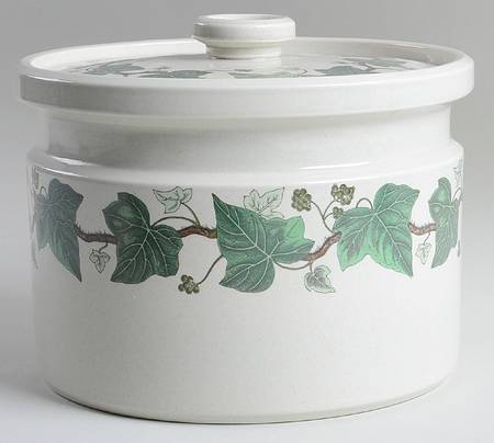 Napoleon Ivy Green (Oven To Table) 3 Quart Round Covered Casserole