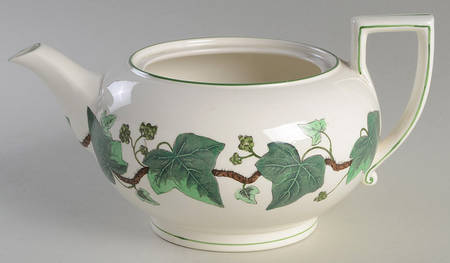 Napoleon Ivy Green (Queen's Ware) Teapot No Lid