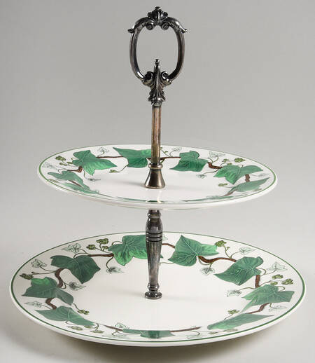 Napoleon Ivy Green (Queen's Ware) 2 Tiered Serving Tray (Dinner & Salad Plate)