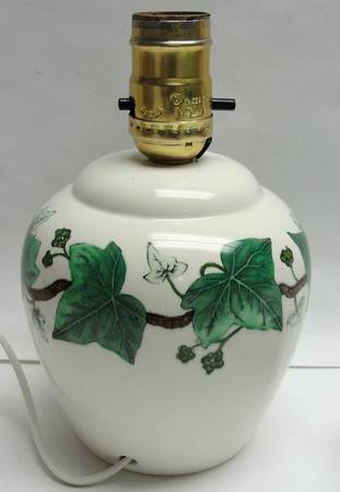 Napoleon Ivy Green (Queen's Ware) 8" Electric Lamp No Shade