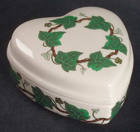 Napoleon Ivy Green (Queen's Ware) Heart Shape Box & Lid
