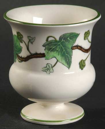Napoleon Ivy Green (Queen's Ware) Toothpick Holder