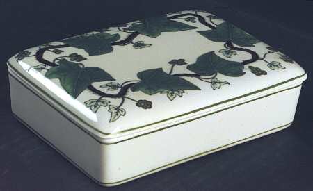 Napoleon Ivy Green (Queen's Ware) Cigarette Box & Lid