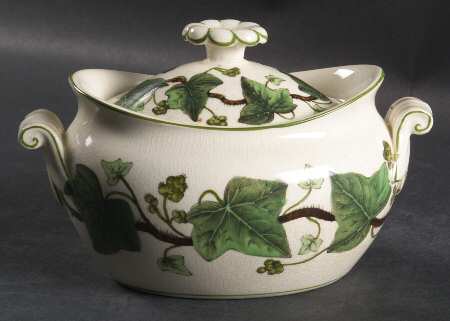 Napoleon Ivy Green (Queen's Ware) Sugar Bowl & Lid