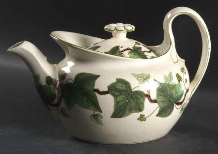 Napoleon Ivy Green (Queen's Ware) Teapot & Lid