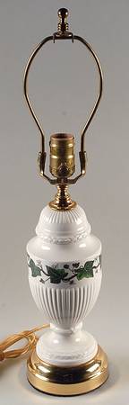 Napoleon Ivy Green (Queen's Ware) 21" Electric Lamp No Shade