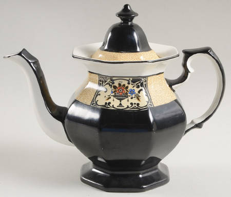 Nanette Black Teapot & Lid