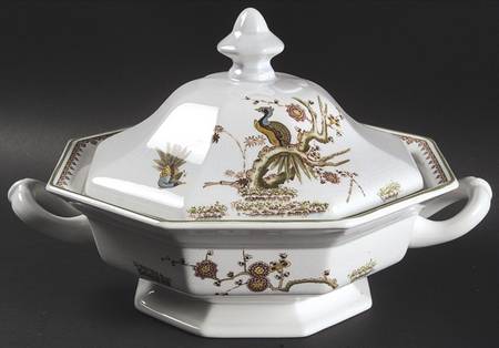 Old Chelsea Octagonal Covered Vegetable