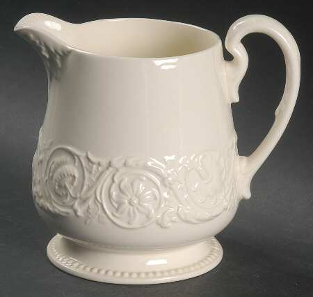 Patrician (Old, 1927-1986) 16 Oz Pitcher