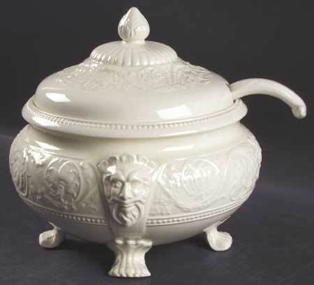 Patrician (Old, 1927-1986) Tureen & Lid w/Ladle