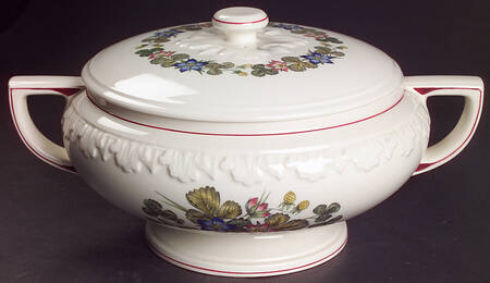 Pembroke Round Covered Vegetable