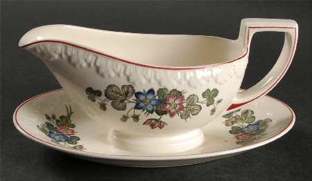 Pembroke Gravy Boat with Attached Underplate