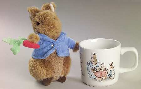 Peter Rabbit Small Gift Mug & Plush Rabbit Set
