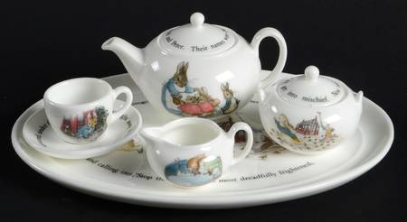 Peter Rabbit 8-Piece Miniature Tea Set
