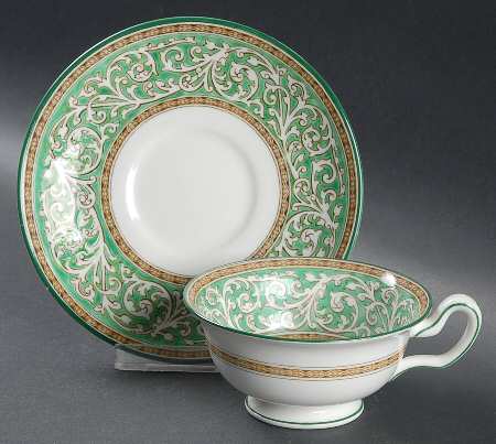 Praze Green (No Floral Center) Footed Cup & Saucer Set