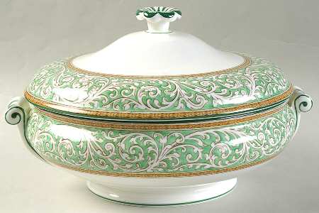 Praze Green (No Floral Center) Round Covered Vegetable