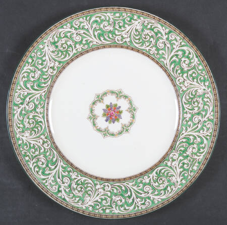 Praze Green (Floral Center) by Wedgwood