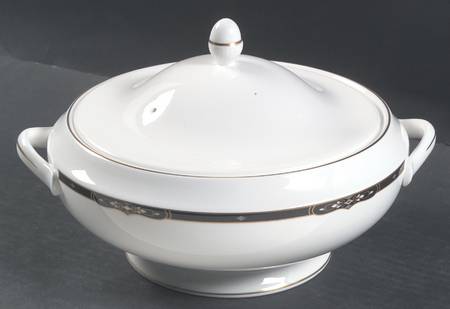 Preston Round Covered Vegetable