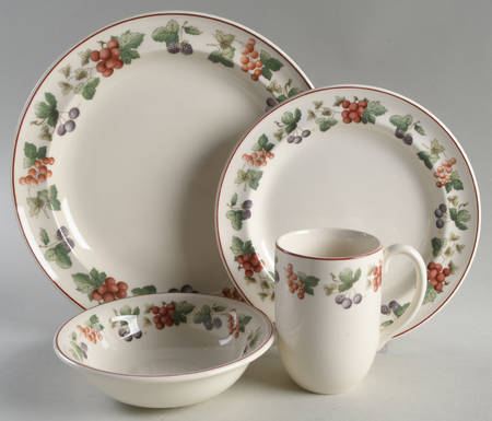 Provence Queensware 4 Piece Place Setting by Wedgwood