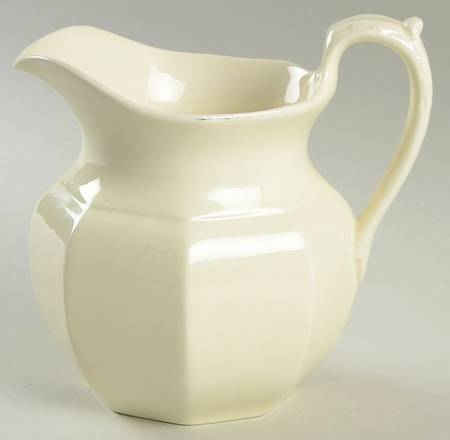 Queen's Plain 24 Oz Pitcher