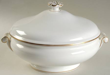 Regal Gold Round Covered Vegetable
