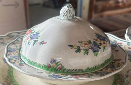 Richborough Muffin Dish & Lid
