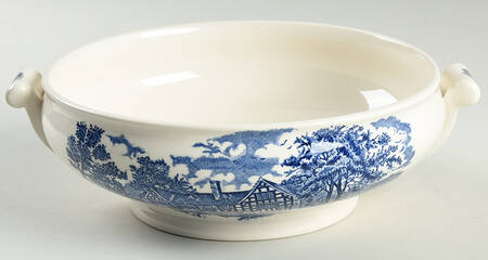 Romantic England Blue Round Vegetable No Lid