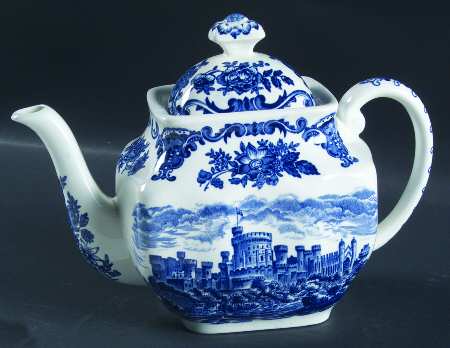 Royal Homes of Britain Blue Teapot & Lid