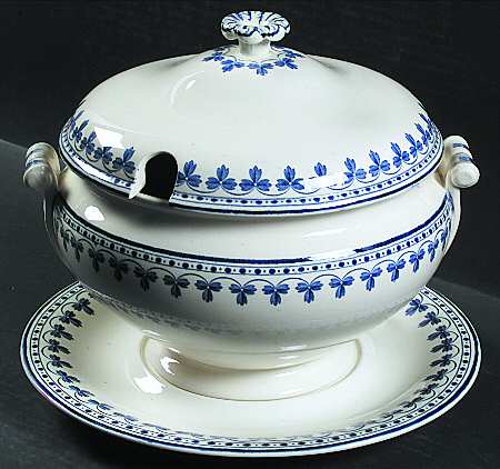 Rome Tureen & Lid w/Underplate