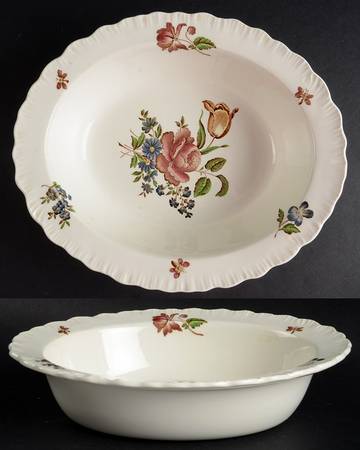 Robert Sprays 10" Oval Vegetable Bowl