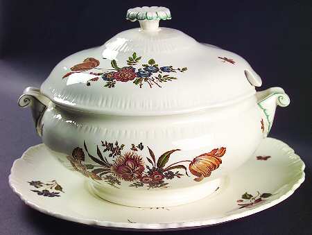 Robert Sprays Tureen & Lid w/Underplate