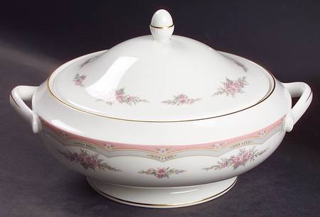Rosalie Round Covered Vegetable