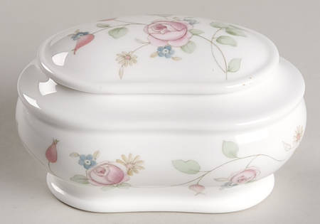 Rosehip Pearl Box & Lid