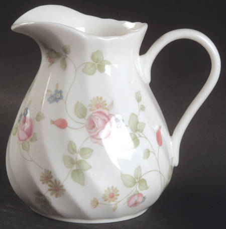 Rosehip Creamer