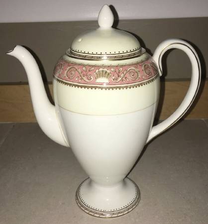 Runnymede Pink Coffee Pot & Lid